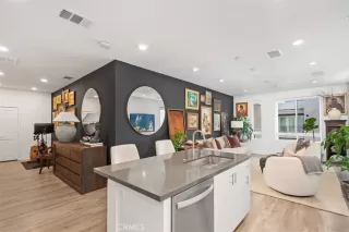 Photo #1: OC23038841 Listing