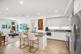 Photo #4: OC23038841 Listing