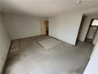 Photo #5: OC23038871 Listing 