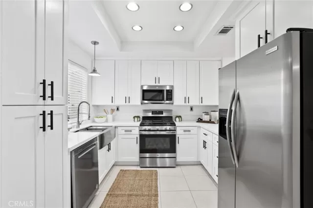 MLS: OC23038964 Condo For Sale