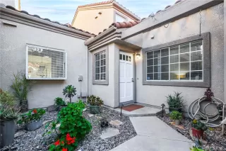 Photo #3: OC23038964 Listing