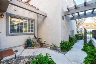 Photo #4: OC23038964 Listing