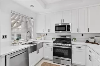 Photo #5: OC23038964 Listing