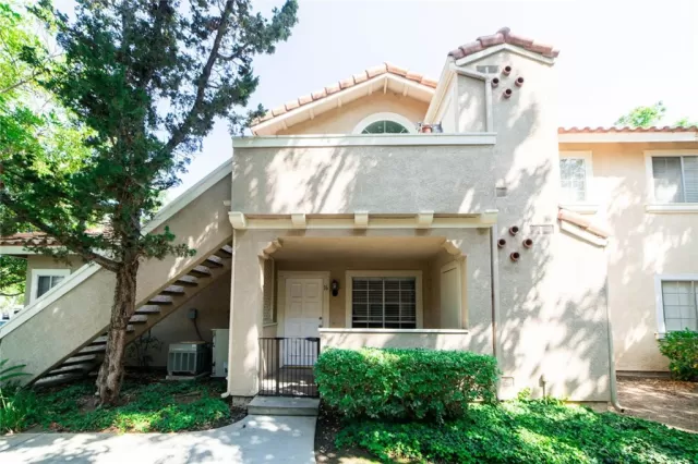 MLS: OC23039032 Condo For Sale