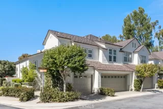 Photo #1: OC23039132 Listing