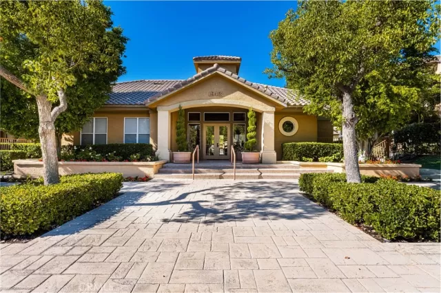 MLS: OC23039202 Condo For Sale