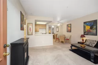 Photo #5: OC23039202 Listing 