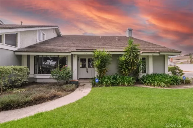 MLS: OC23039216 Condo For Sale