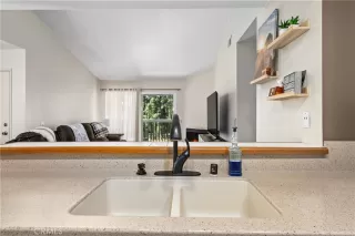 Photo #6: OC23039312 Listing