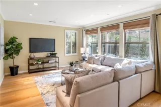 Photo #3: OC23039365 Listing 