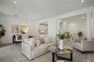 Photo #2: OC23039389 Listing 