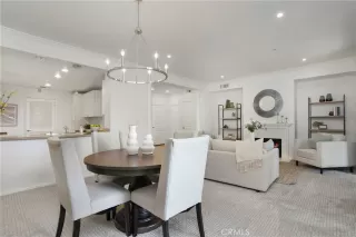 Photo #4: OC23039389 Listing 