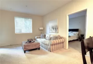 Photo #5: OC23039460 Listing 