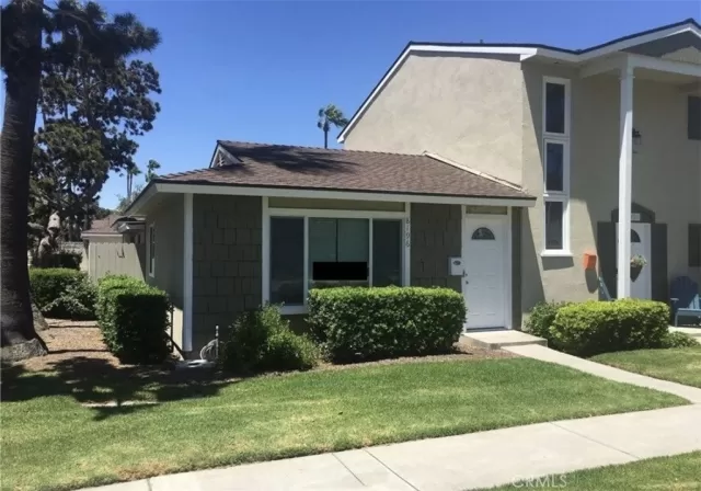 MLS: OC23039713 Condo For Sale