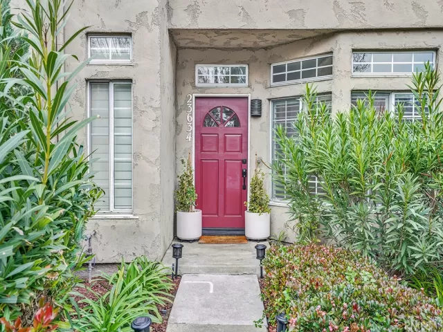 MLS: OC23039759 Condo For Sale