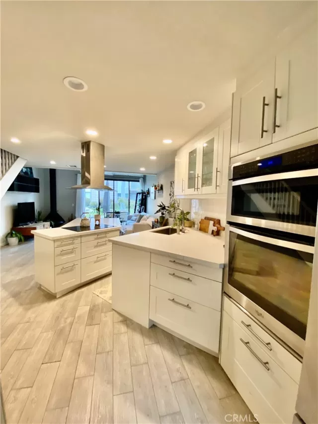 MLS: OC23039962 Condo For Sale