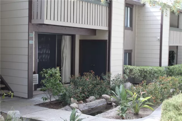 MLS: OC23039981 Condo For Sale