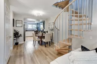 Photo #5: OC23040318 Listing 