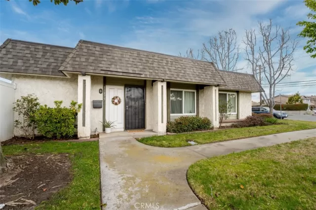 MLS: OC23040867 Condo For Sale