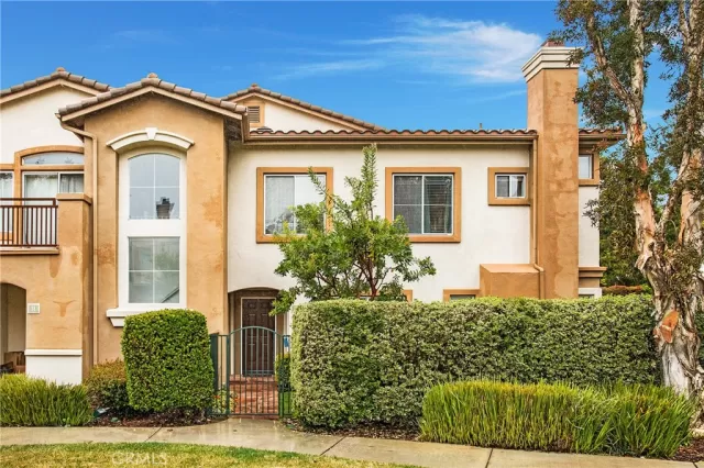 MLS: OC23041104 Condo For Sale