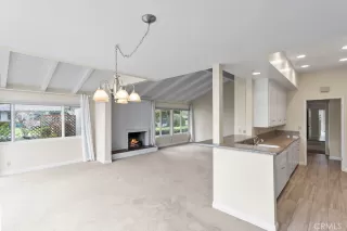 Photo #4: OC23041206 Listing 