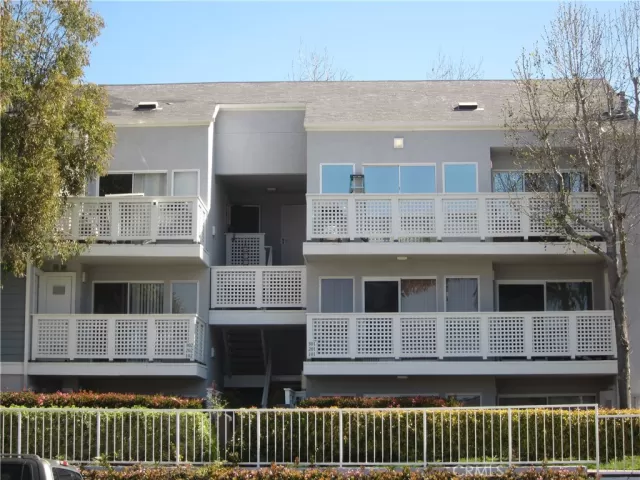 MLS: OC23041309 Condo For Sale