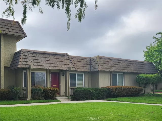 MLS: OC23041329 Condo For Sale