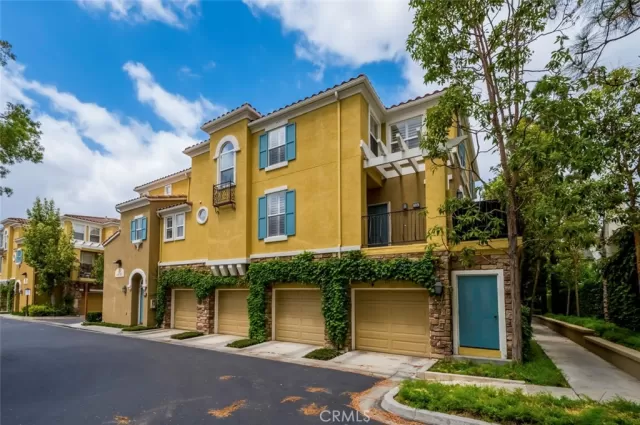 MLS: OC23041652 Condo For Sale