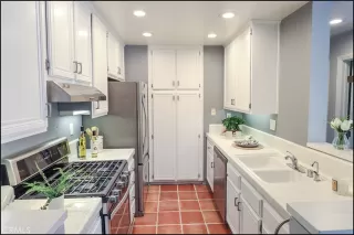 Photo #4: OC23041882 Listing