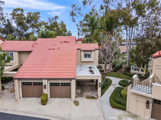 MLS: OC23042154 Condo For Sale