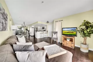 Photo #5: OC23042332 Listing 