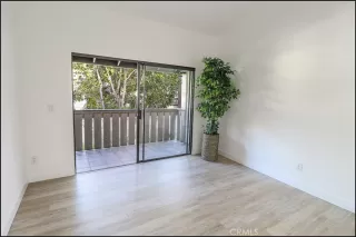 Photo #4: OC23042773 Listing 