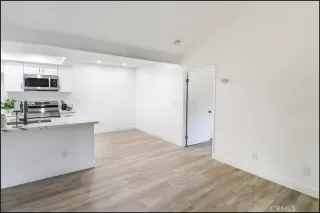 Photo #6: OC23042773 Listing 