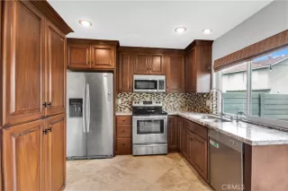 Photo #3: OC23043058 Listing 