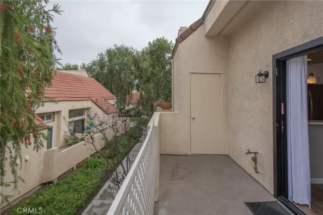 MLS: OC23043093 Condo For Sale