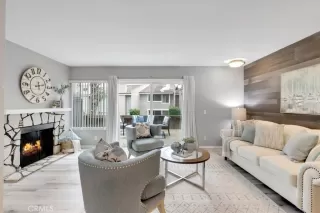 Photo #1: OC23043254 Listing 