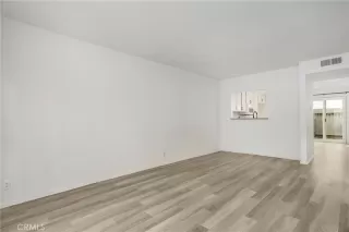 Photo #6: OC23043528 Listing