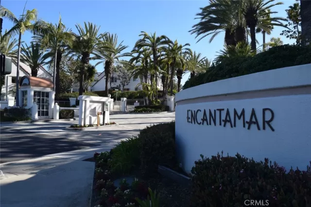 MLS: OC23043560 Condo For Sale