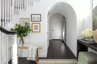 Photo #2: OC23043706 Listing