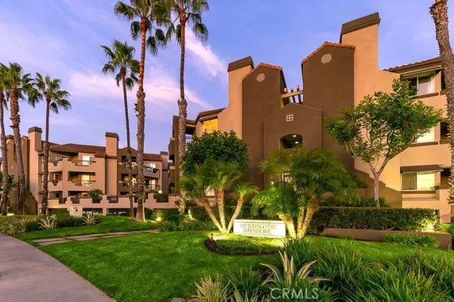 MLS: OC23043796 Condo For Sale