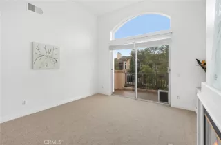 Photo #3: OC23043897 Listing 