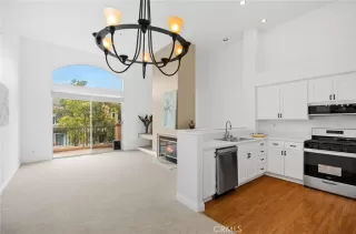 Photo #5: OC23043897 Listing 