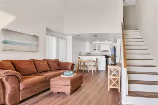 Photo #2: OC23043975 Listing