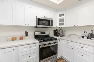 Photo #5: OC23044055 Listing