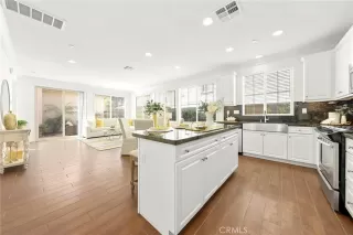 Photo #5: OC23044340 Listing