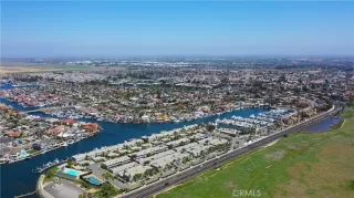 Photo #4: OC23044393 Listing 