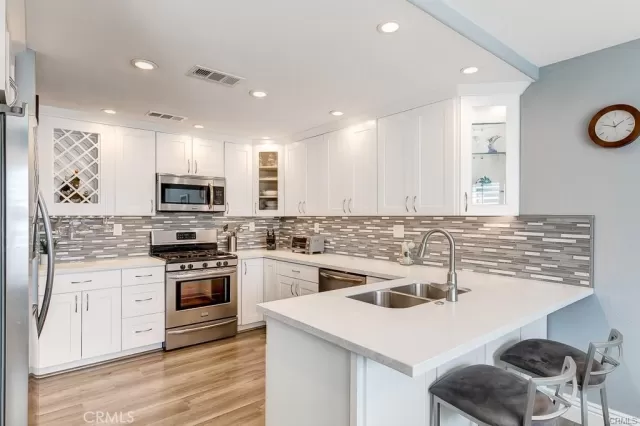 MLS: OC23044674 Condo For Sale