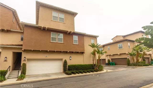 MLS: OC23044741 Condo For Sale