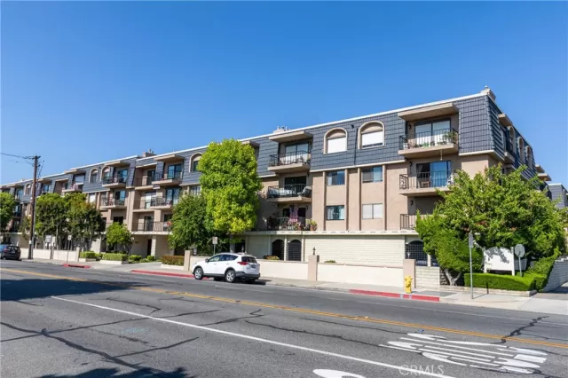 MLS: OC23044783 Condo For Sale