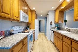 Photo #4: OC23044783 Listing 